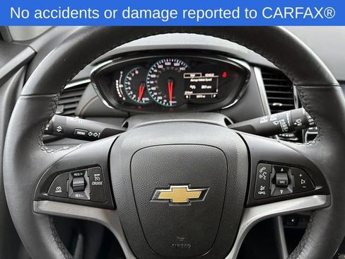 Certified 2022 Chevrolet Trax LT w/ LT Convenience Package image 20