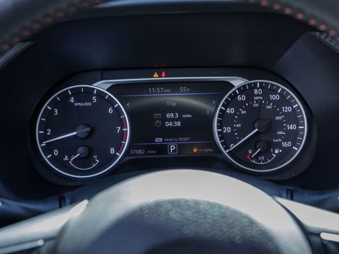 Used 2023 Nissan Sentra SR w/ SR Premium Package image 28