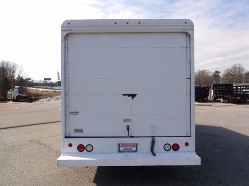 Used 2014 Ford E-350 and Econoline 350 Super Duty w/ A/C Prep Package image 6