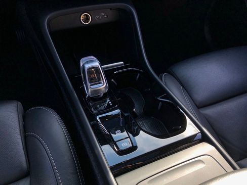 Used 2023 Volvo XC40 B5 Plus w/ Protection Package Premier image 29