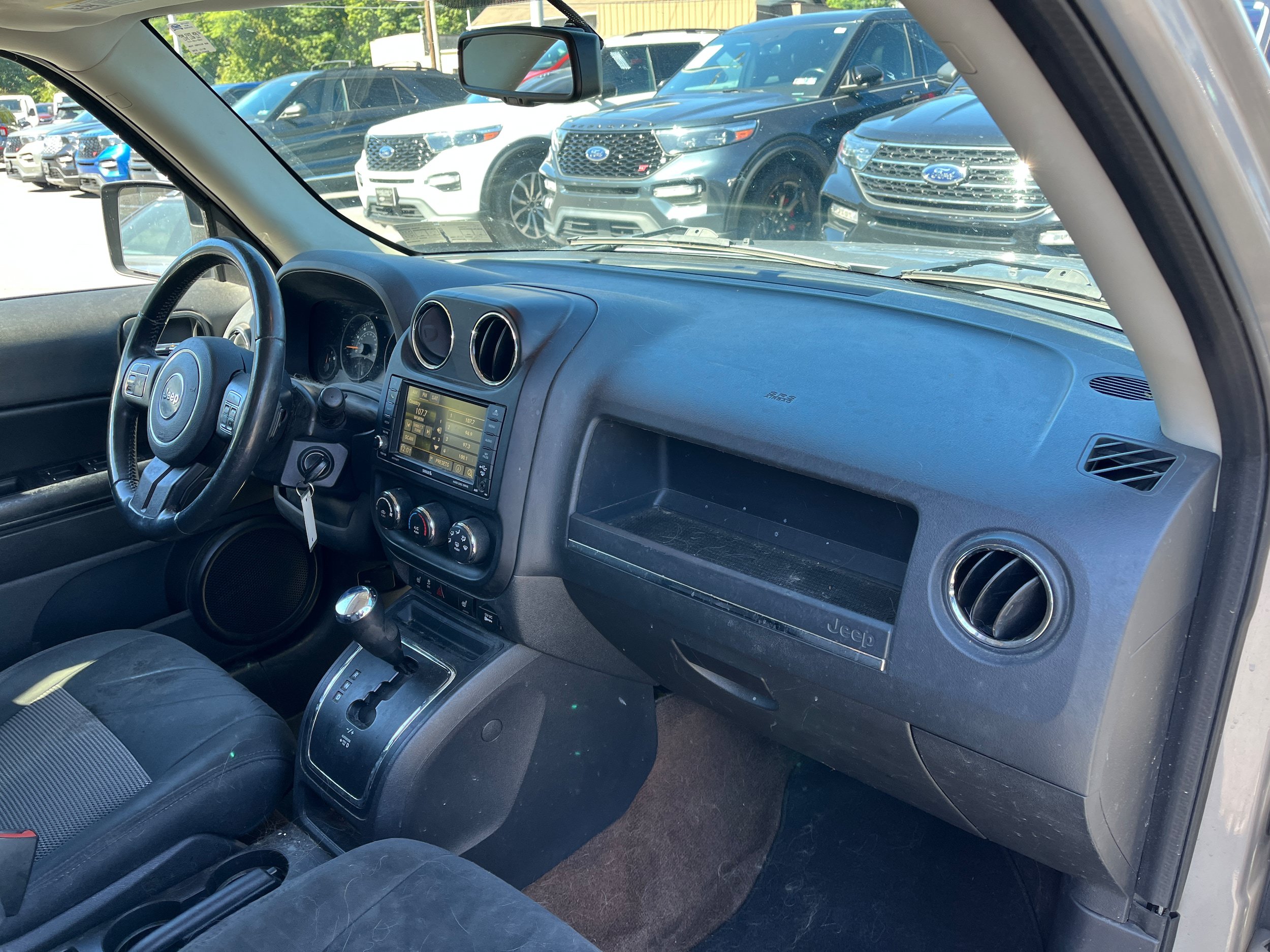 Used 2014 Jeep Patriot Latitude AWD/4WD image 6
