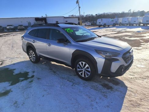 Certified 2025 Subaru Outback Premium image 2