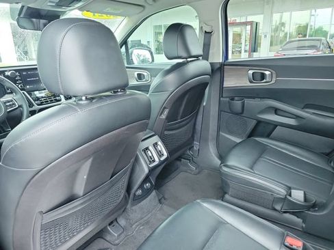 Used 2021 Kia Sorento EX FWD image 16