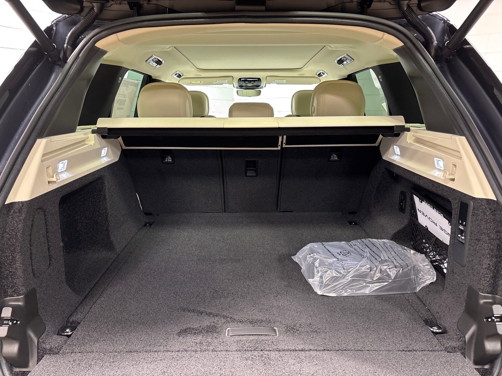 New 2026 Land Rover Range Rover SE AWD/4WD image 42