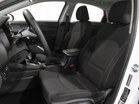 Used 2021 Kia Forte LXS image 5