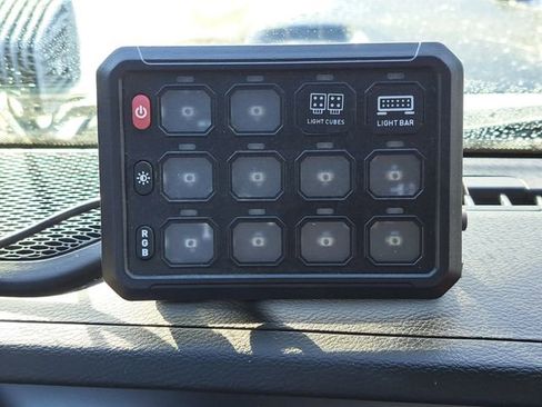 Used 2022 Jeep Wrangler Sport S image 17