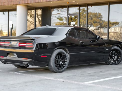 Used 2015 Dodge Challenger R/T Plus image 10