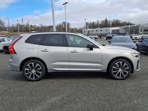 Certified 2023 Volvo XC60 B5 Plus w/ Climate Package image 7