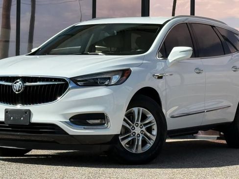 Used 2018 Buick Enclave Essence FWD image 2