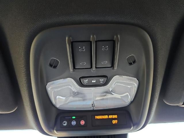 Used 2026 GMC Canyon Denali w/ LPO, Black Badging Package AWD/4WD image 28