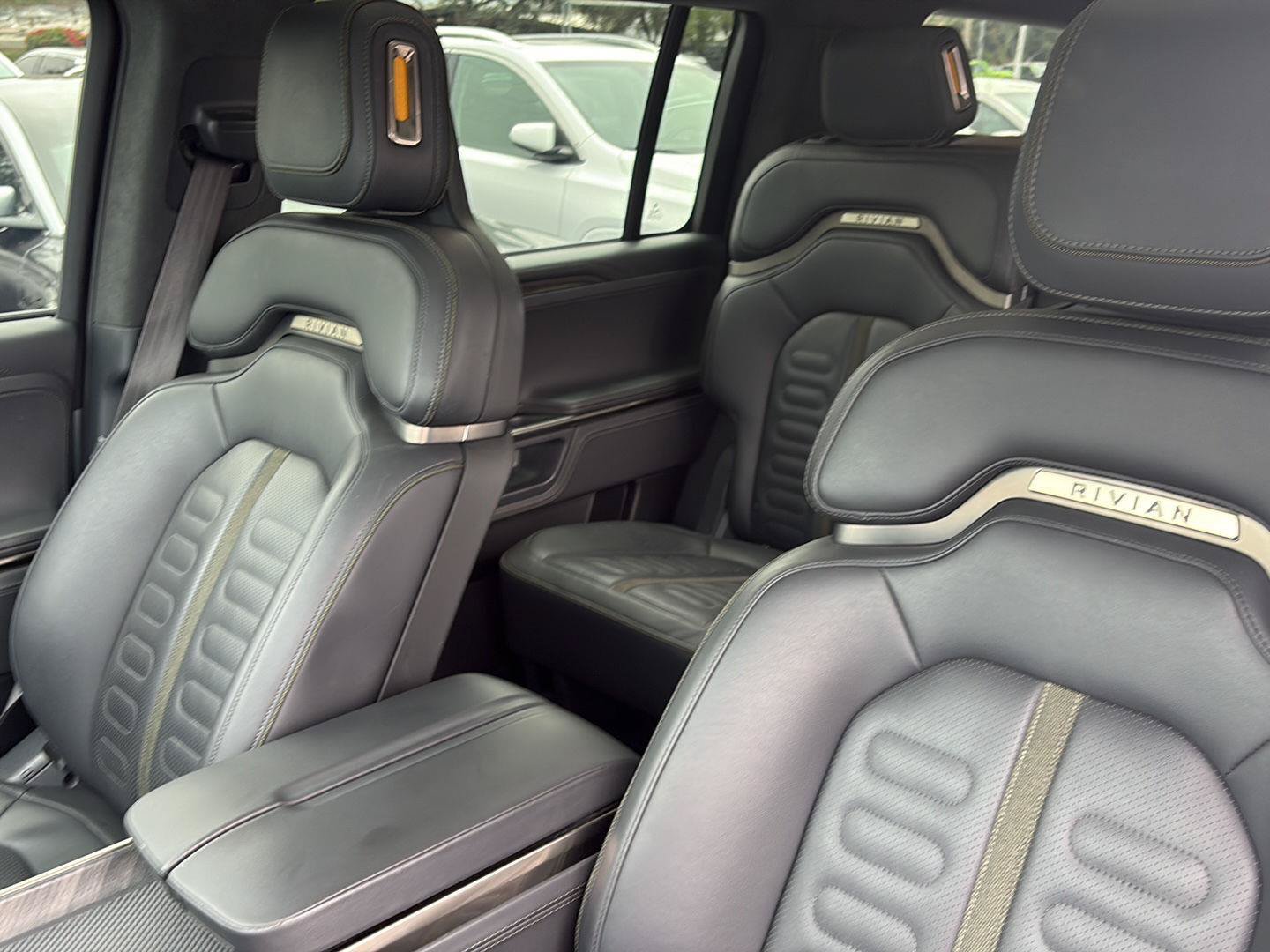 Used 2022 Rivian R1S Launch Edition Quad AWD/4WD image 25