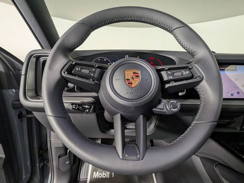 New 2026 Porsche Cayenne Coupe image 36