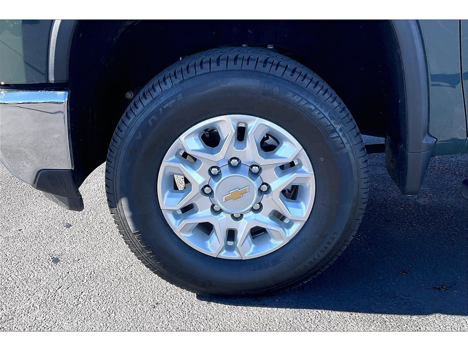 Used 2025 Chevrolet Silverado 3500 LTZ AWD/4WD image 10