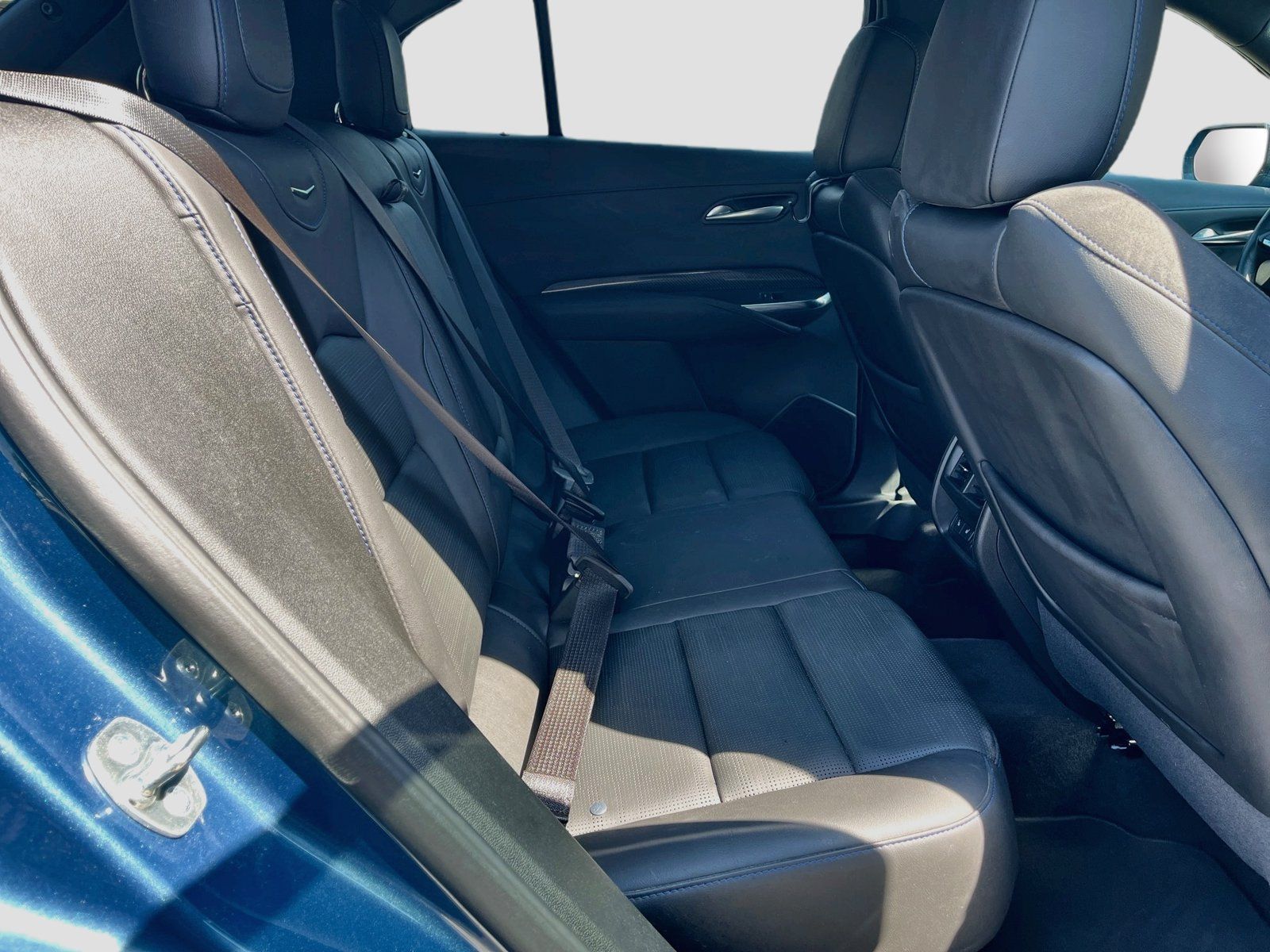 Used 2025 Cadillac XT4 Sport AWD/4WD image 29