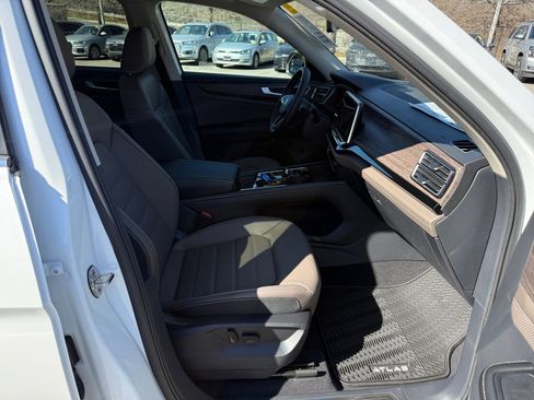 New 2026 Volkswagen Atlas SEL image 28