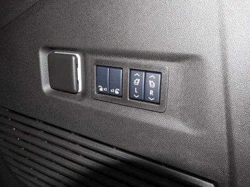 New 2026 GMC Yukon XL Denali w/ Sun & Power Step Package AWD/4WD image 9
