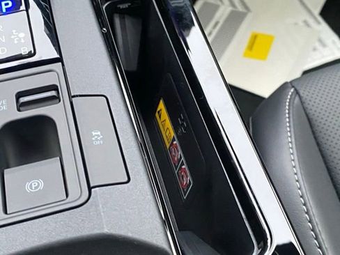 New 2026 Toyota Prius XLE FWD image 19