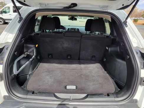 Used 2018 Jeep Cherokee Latitude image 13