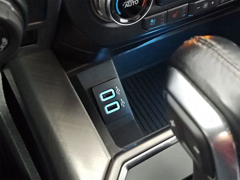 Used 2018 Ford F150 Limited image 33