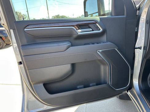 New 2025 GMC Sierra 2500 SLE w/ SLE Value Package; image 22