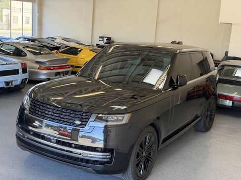 Used 2024 Land Rover Range Rover Autobiography image 6