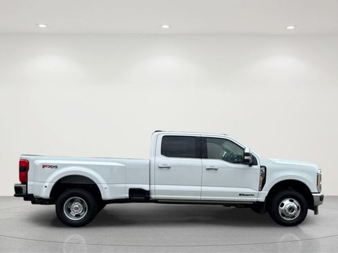 Used 2025 Ford F350 Lariat w/ Lariat Ultimate Package AWD/4WD image 7