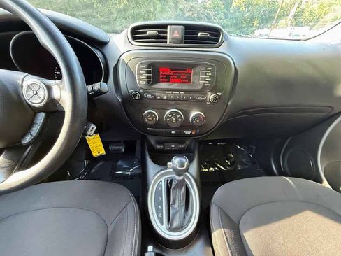 Used 2015 Kia Soul FWD image 14