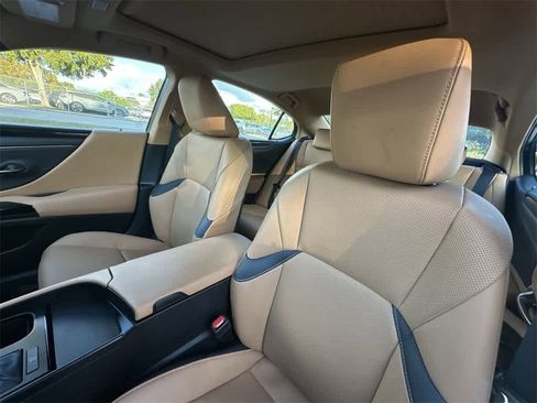 Used 2023 Lexus ES 350 image 14