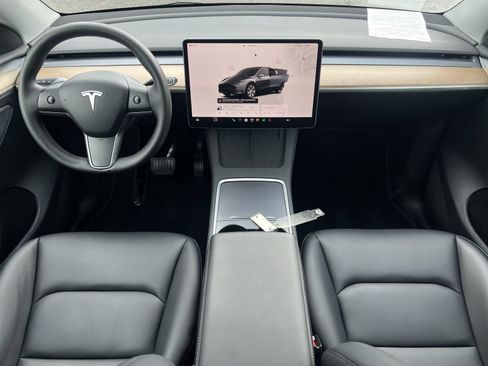 Used 2023 Tesla Model Y Long Range AWD/4WD image 2