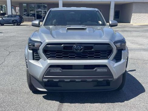 Used 2025 Toyota Tacoma TRD Sport RWD image 2