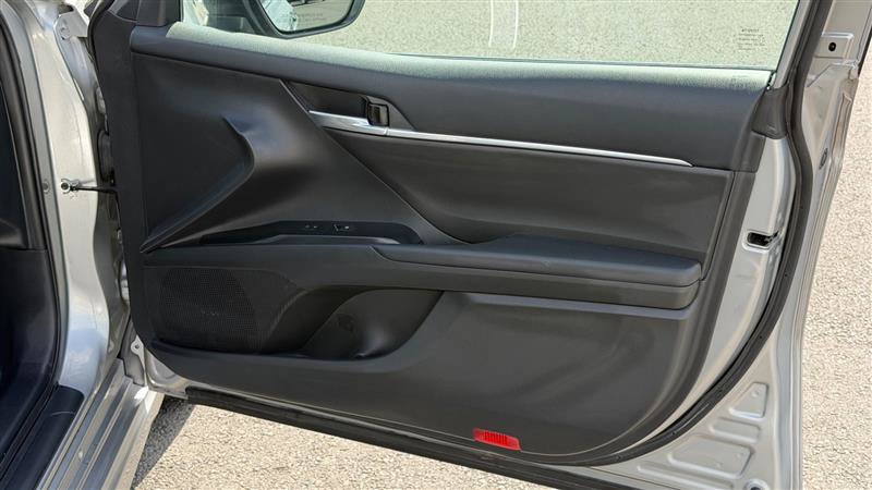 Used 2020 Toyota Camry SE w/ Convenience Package FWD image 32