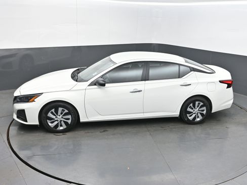 Used 2024 Nissan Altima 2.5 S image 31