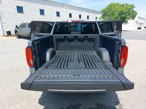 Used 2024 GMC Sierra 1500 AT4 w/ Technology Package AWD/4WD image 13