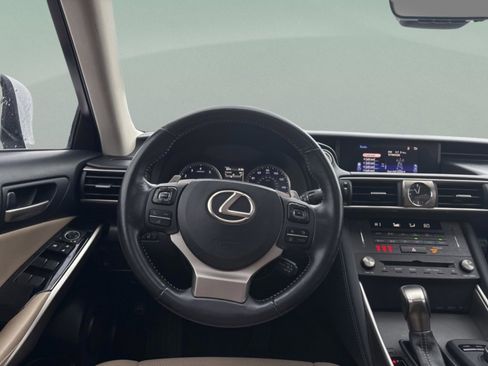 Used 2019 Lexus IS 300 image 13