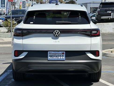Used 2023 Volkswagen ID.4 2WD image 5