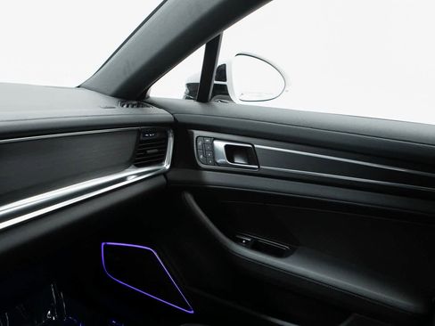 Certified 2023 Porsche Panamera Platinum Edition image 24