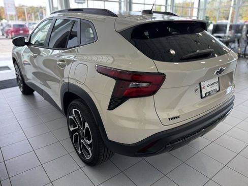 New 2026 Chevrolet Trax RS w/ Sunroof Package image 36