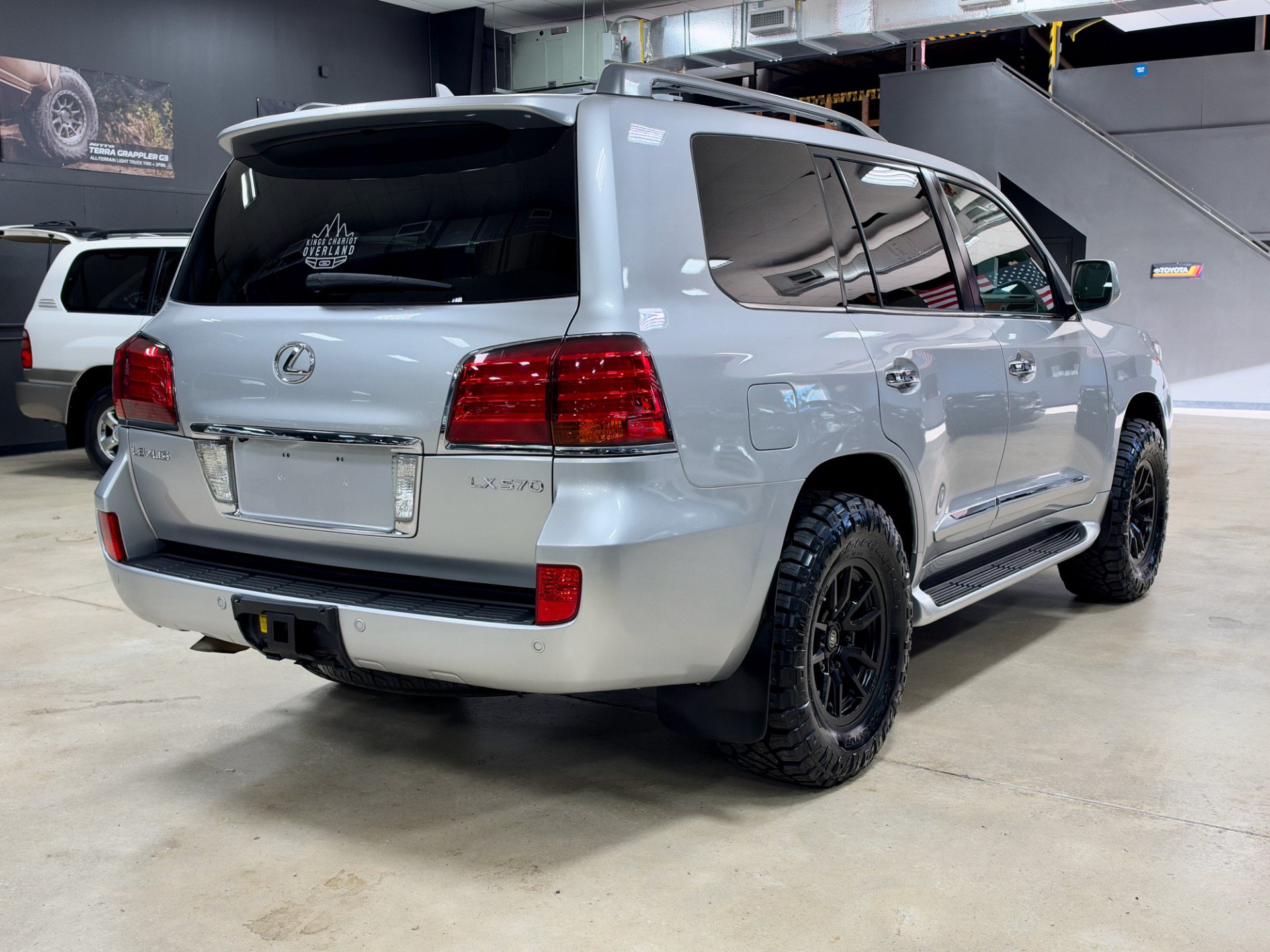 Used 2010 Lexus LX 570 4WD image 8