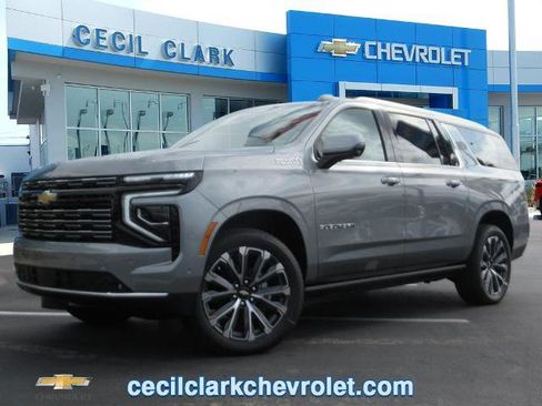 New 2026 Chevrolet Suburban High Country AWD/4WD image 1