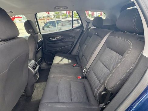 Used 2022 GMC Terrain SLE w/ Driver Convenience Package AWD/4WD image 16