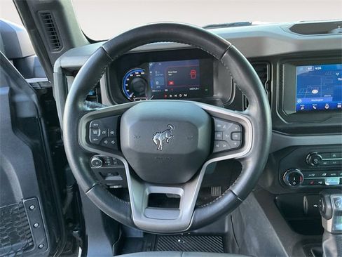 Used 2022 Ford Bronco Black Diamond image 12