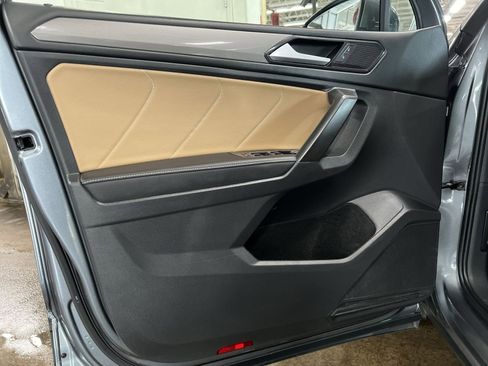 Used 2022 Volkswagen Tiguan SE image 14