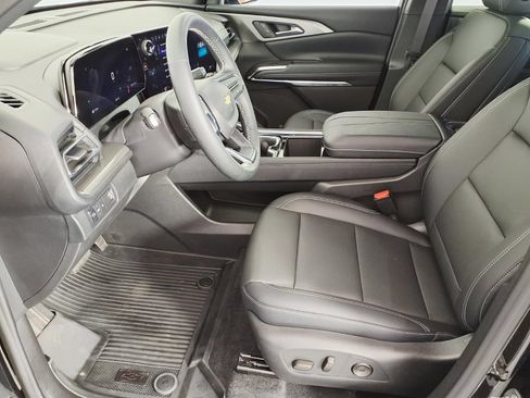 Used 2026 Chevrolet Traverse LT w/ Driver Confidence Package FWD image 13
