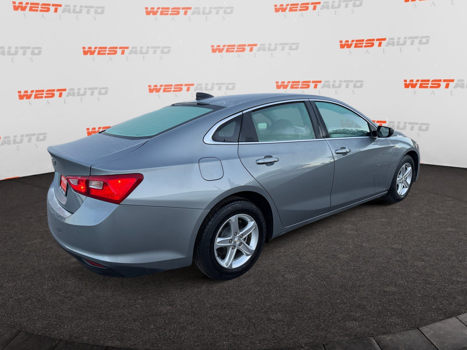 Used 2023 Chevrolet Malibu LS w/ Driver Confidence Package FWD image 5