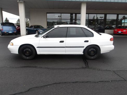 Used 1997 Subaru Legacy L image 2