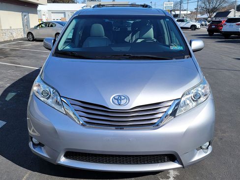 Used 2017 Toyota Sienna XLE w/ XLE Navigation Package image 2