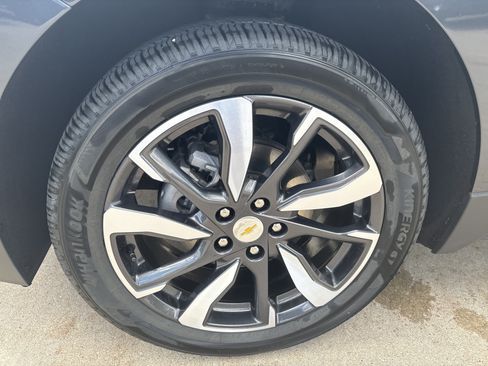 Used 2022 Chevrolet Equinox Premier AWD/4WD image 9