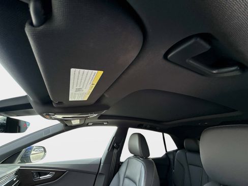 Used 2021 Audi Q8 Premium Plus w/ Premium Plus Package image 35