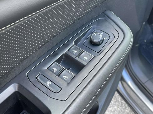 Certified 2025 Volkswagen Atlas SE image 18