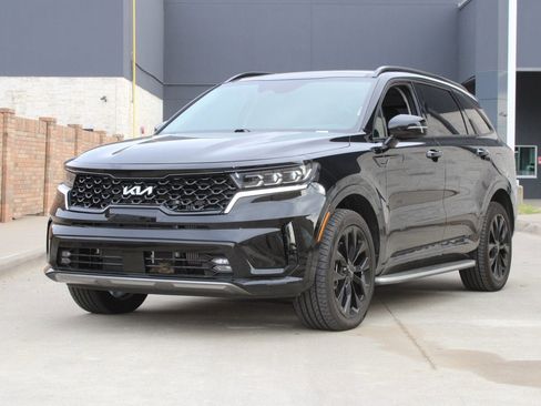 Used 2022 Kia Sorento SX image 2